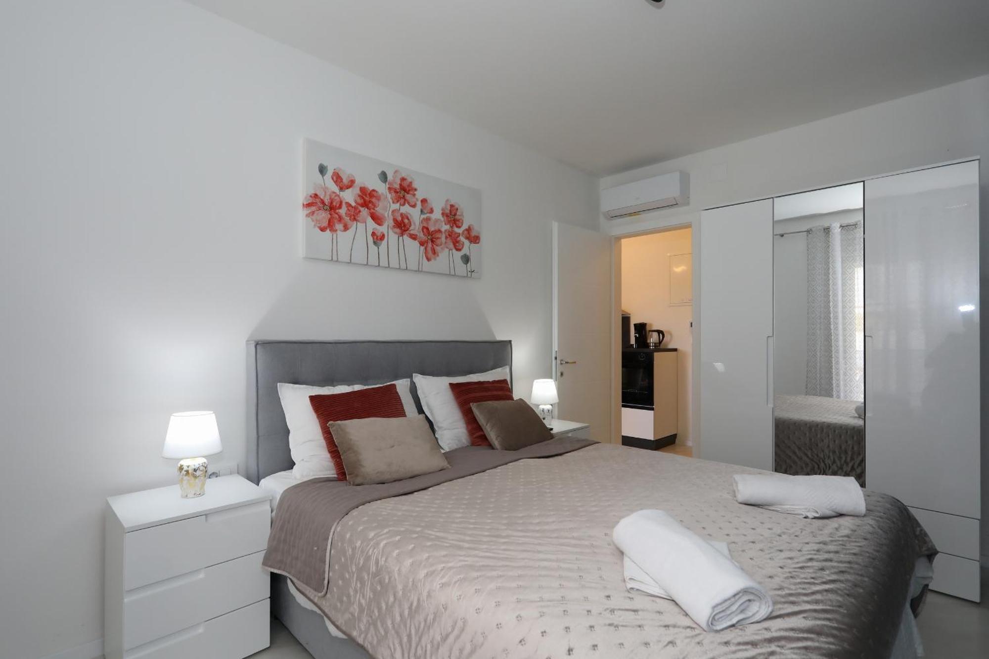 Apartment Relex With Pool & Jacuzzi Privlaka  Exterior photo